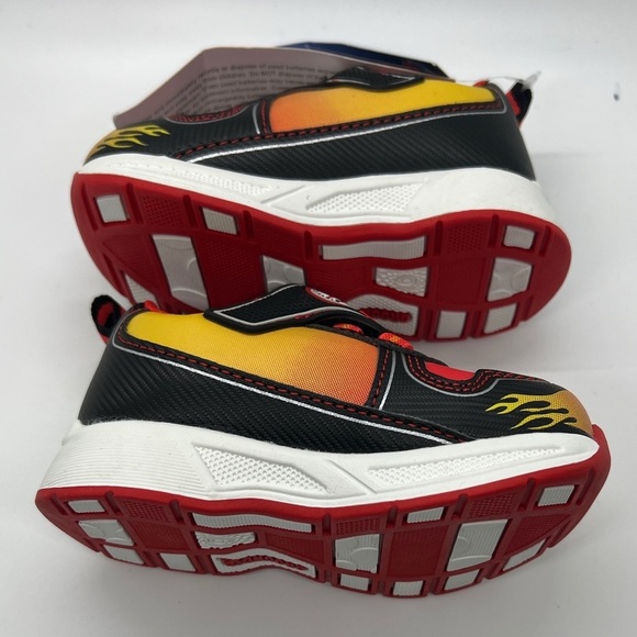 🔥 Hot Wheels Toddler Sneakers – Size 6 – Black/Red/Yellow with Flames 🔥 - Picture 5 of 10
